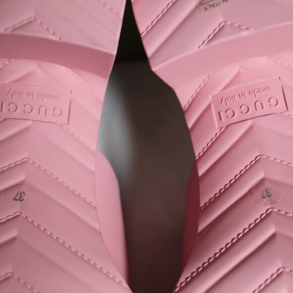 NWB Gucci Logo Rubber Clogs Mules Slip Ons Wild Rose - Picture 10 of 12